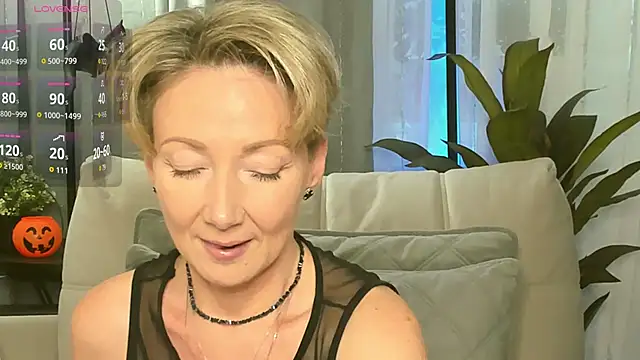 AkexandraFix online show from 31, 10, 2025