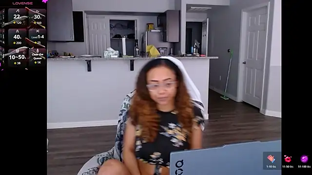 Snapshot of RylHoneyy chatting on 18, 6, 2026 RylHoneyy online show from 18, 6, 2026