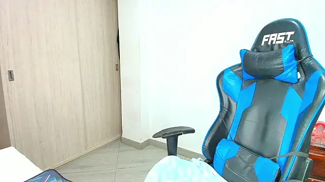 sophiax-x online show from 19, 9, 2025