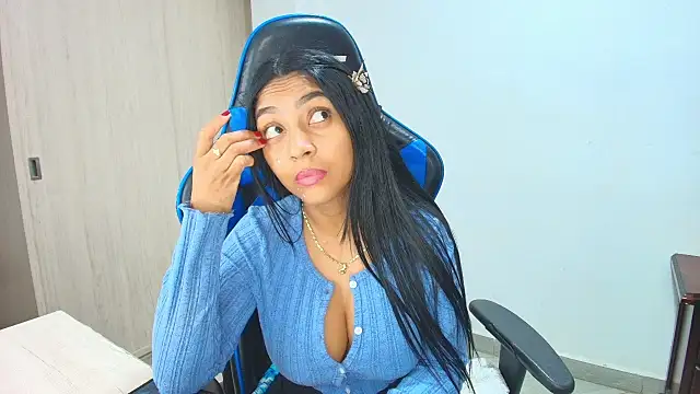 sophiax-x online show from 3, 10, 2025