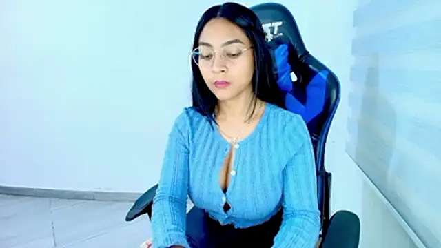 sophiax-x online show from 16, 4, 2026