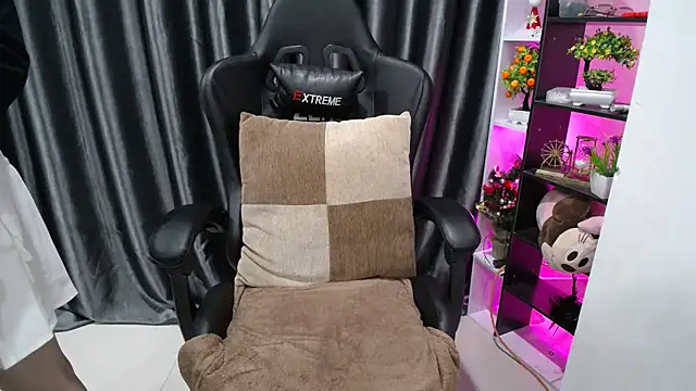 Yuki-yio online show from 23, 3, 2025