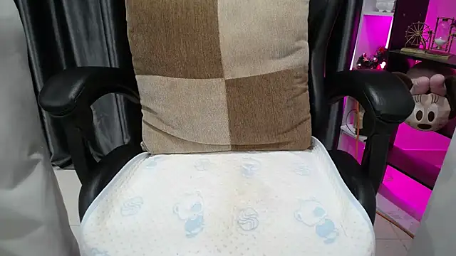 Yuki-yio online show from 27, 9, 2025