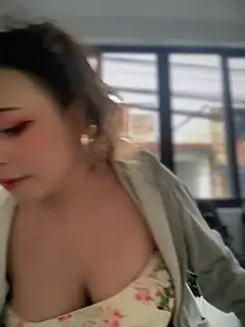 seraphine23 online show from 5, 1, 2025