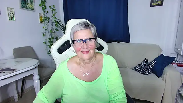 Selenna57 online show from 12, 2, 2026