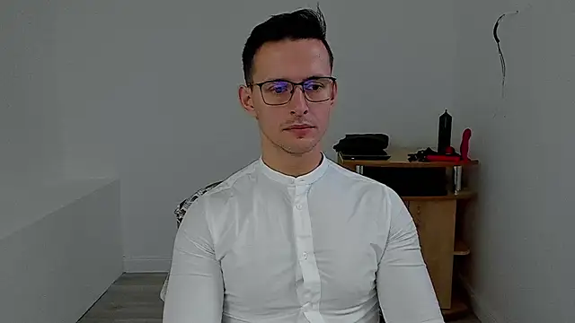 Snapshot of sexxymuscles4u chatting on 2, 12, 2024 sexxymuscles4u online show from 2, 12, 2024