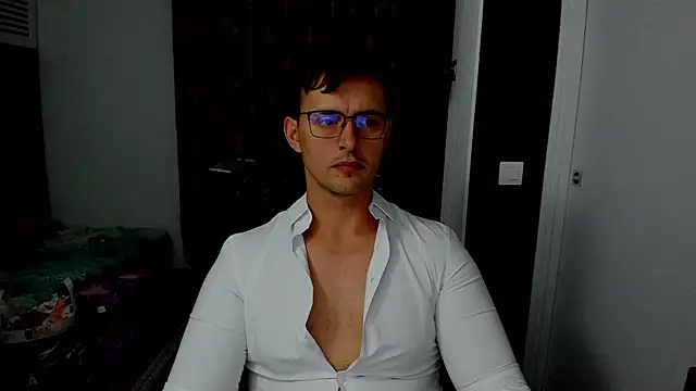 Snapshot of sexxymuscles4u chatting on 7, 10, 2025 sexxymuscles4u online show from 7, 10, 2025