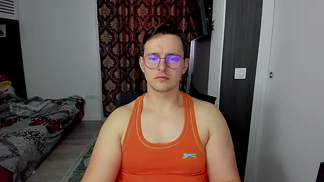 sexxymuscles4u online show from 3, 3, 2026