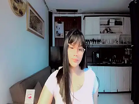 zamarah160 online show from 4, 8, 2026