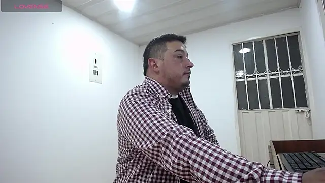 Snapshot of antonycruz chatting on 25, 4, 2026 antonycruz online show from 25, 4, 2026