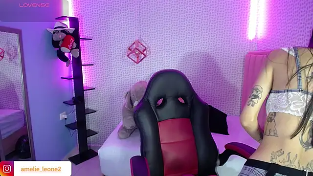 AMELIELEONE online show from 10, 3, 2025