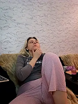 Snapshot of ScarletCallings420 chatting on 17, 1, 2026 ScarletCallings420 online show from 17, 1, 2026