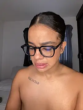 trianawhite online show from 4, 12, 2025