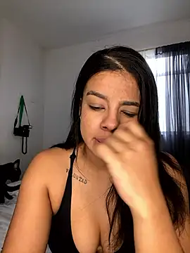 Snapshot of trianawhite chatting on 17, 1, 2026 trianawhite online show from 17, 1, 2026