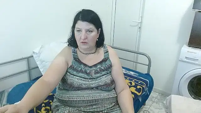 RidemerafSuzana online show from 4, 1, 2025