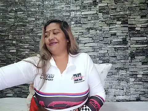 Mammabear 4u online show from 14, 6, 2026