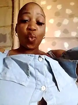 Snapshot of winterqueenx chatting on 28, 2, 2025 winterqueenx online show from 28, 2, 2025