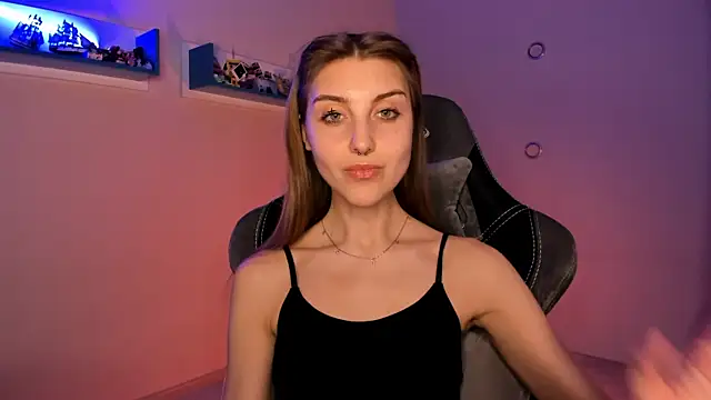 CassiaBlade1 online show from 4, 2, 2025