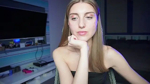 CassiaBlade1 online show from 15, 10, 2025