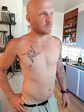 Snapshot of HardSwedee chatting on 21, 6, 2026 HardSwedee online show from 21, 6, 2026