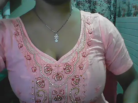 LovingPihu online show from 26, 5, 2026