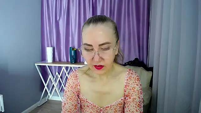 Snapshot of queen_a_n_i chatting on 3, 12, 2024 queen a n i online show from 3, 12, 2024