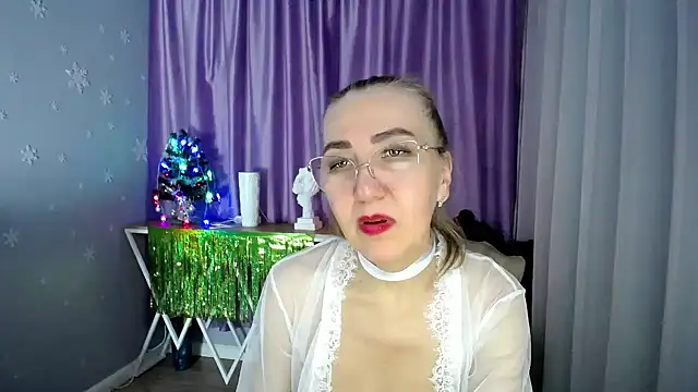 Snapshot of queen_a_n_i chatting on 31, 12, 2024 queen a n i online show from 31, 12, 2024