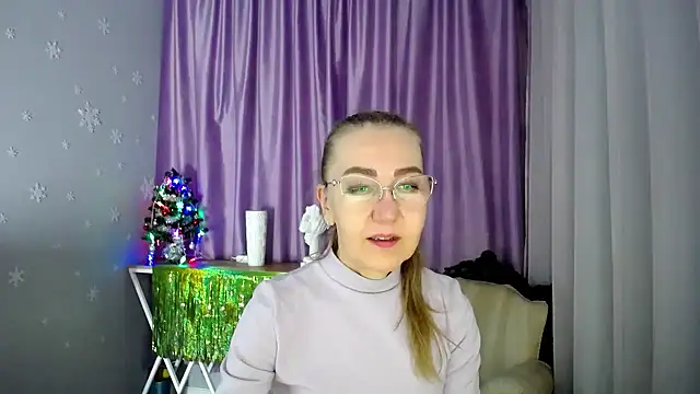 Snapshot of queen_a_n_i chatting on 15, 1, 2025 queen a n i online show from 15, 1, 2025