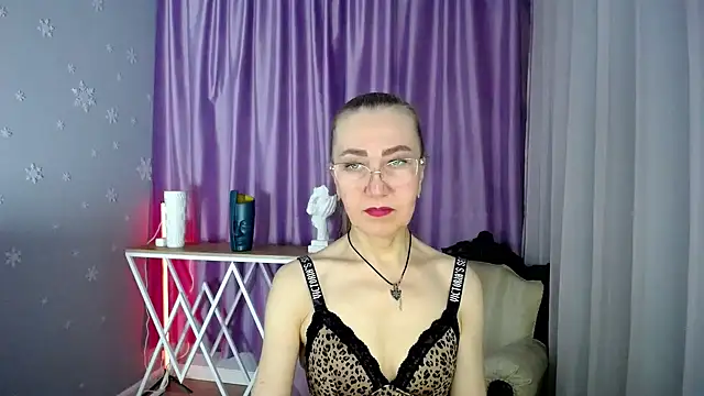 Snapshot of queen_a_n_i chatting on 17, 1, 2025 queen a n i online show from 17, 1, 2025