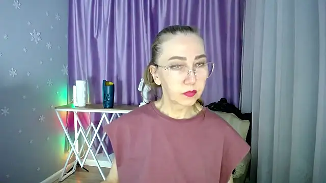 Snapshot of queen_a_n_i chatting on 8, 2, 2025 queen a n i online show from 8, 2, 2025