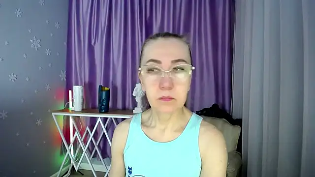 Snapshot of queen_a_n_i chatting on 18, 2, 2025 queen a n i online show from 18, 2, 2025
