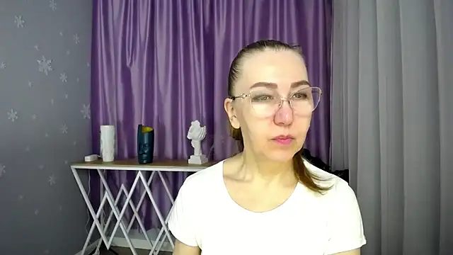 Snapshot of queen_a_n_i chatting on 23, 3, 2025 queen a n i online show from 23, 3, 2025