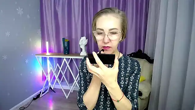 Snapshot of queen_a_n_i chatting on 6, 10, 2025 queen a n i online show from 6, 10, 2025