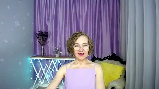 queen a n i online show from 17, 5, 2026