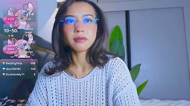 Mia Tin online show from 15, 11, 2025