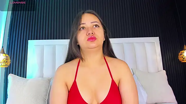 Snapshot of AnaisClark chatting on 4, 7, 2026 AnaisClark online show from 4, 7, 2026
