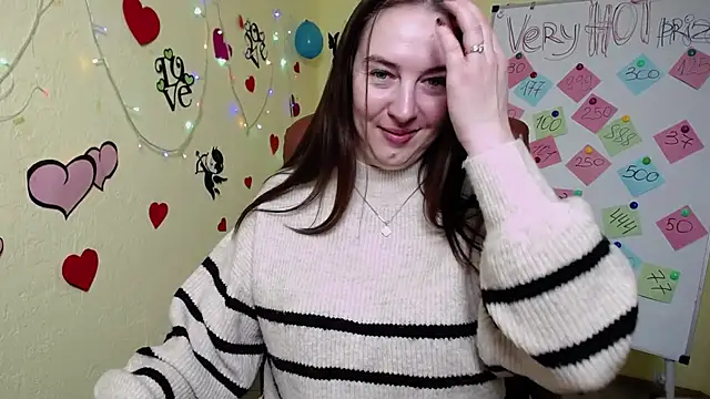 Snapshot of KaleyReed chatting on 5, 2, 2025 KaleyReed online show from 5, 2, 2025