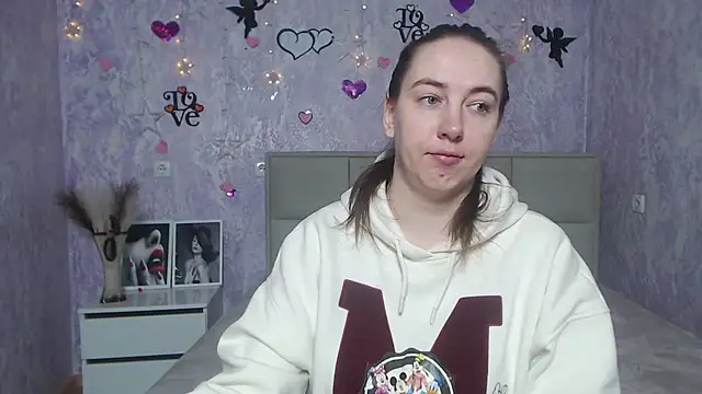 Snapshot of KaleyReed chatting on 9, 2, 2025 KaleyReed online show from 9, 2, 2025