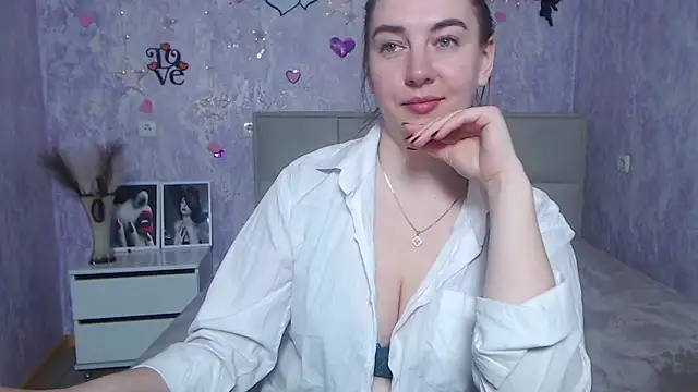Snapshot of KaleyReed chatting on 9, 2, 2025 KaleyReed online show from 9, 2, 2025
