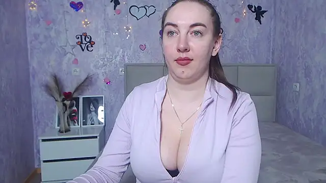 Snapshot of KaleyReed chatting on 19, 2, 2025 KaleyReed online show from 19, 2, 2025