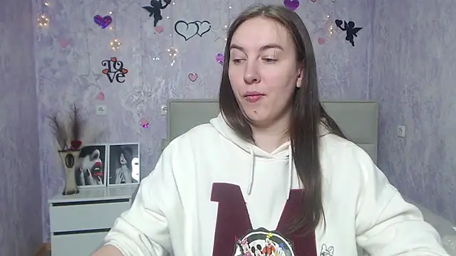 Snapshot of KaleyReed chatting on 1, 3, 2025 KaleyReed online show from 1, 3, 2025