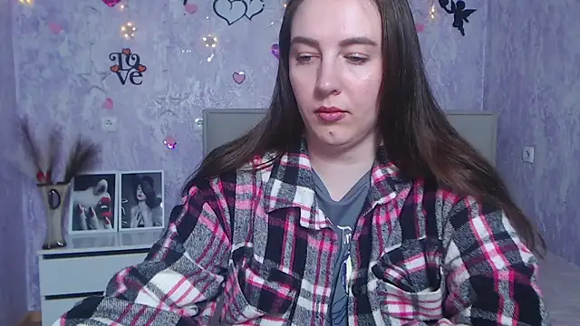 Snapshot of KaleyReed chatting on 11, 3, 2025 KaleyReed online show from 11, 3, 2025