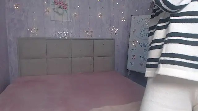 Snapshot of KaleyReed chatting on 27, 9, 2025 KaleyReed online show from 27, 9, 2025