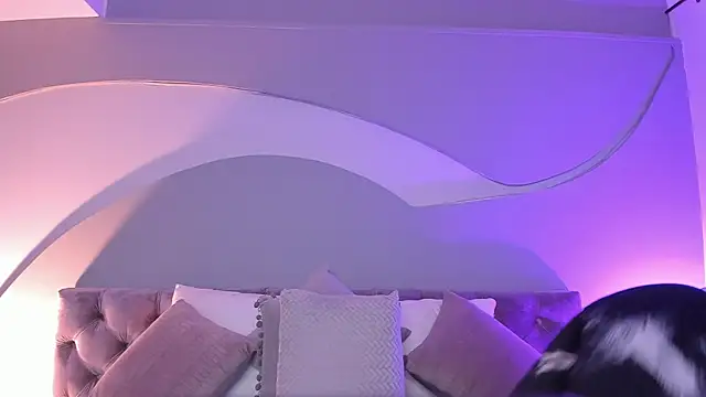 Snapshot of Nicolle_W chatting on 7, 2, 2025 Nicolle W online show from 7, 2, 2025