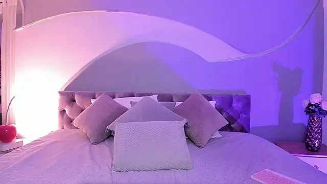 Snapshot of Nicolle_W chatting on 1, 3, 2025 Nicolle W online show from 1, 3, 2025