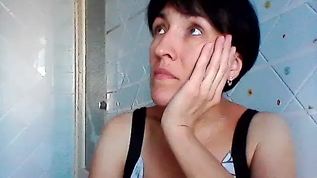 Snapshot of SunnyAmorre chatting on 11, 9, 2025 SunnyAmorre online show from 11, 9, 2025