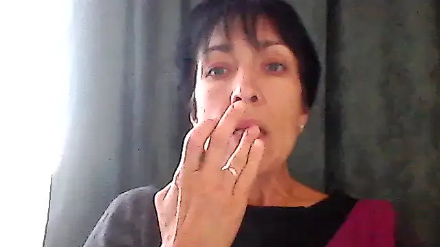 Snapshot of SunnyAmorre chatting on 18, 9, 2025 SunnyAmorre online show from 18, 9, 2025