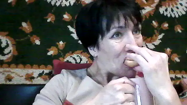 Snapshot of SunnyAmorre chatting on 6, 10, 2025 SunnyAmorre online show from 6, 10, 2025