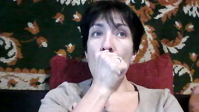 Snapshot of SunnyAmorre chatting on 7, 10, 2025 SunnyAmorre online show from 7, 10, 2025