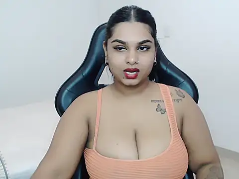 layla amin online show from 2, 12, 2024